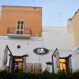 Il bar Epoca � situato in piazza Garibaldi, a Massafra: � stato realizzato all'interno della sagrestia dell'ex cinquecentesca Chiesa Santa Maria di Costantinopoli